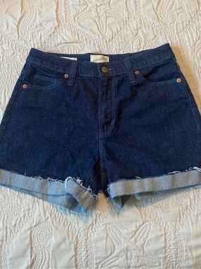🍀Universal Threads Dark Wash Denim Roll Cuff Shorts